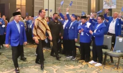 Presiden Jokowi dan Ketum PAN Zulkifli Hasan menghadiri Rakernas PAN di Hotel Padma Kota Semarang, Minggu (26/2/2023) [suaramerdeka]