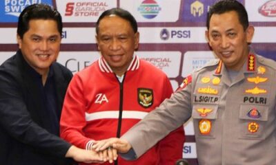 Ketua Umum PSSI Erick Thohir (kiri), Menpora Zainudin Amali (tengah) dan Kapolri Jendral Listyo Sigit Prabowo (kanan) [merdeka]