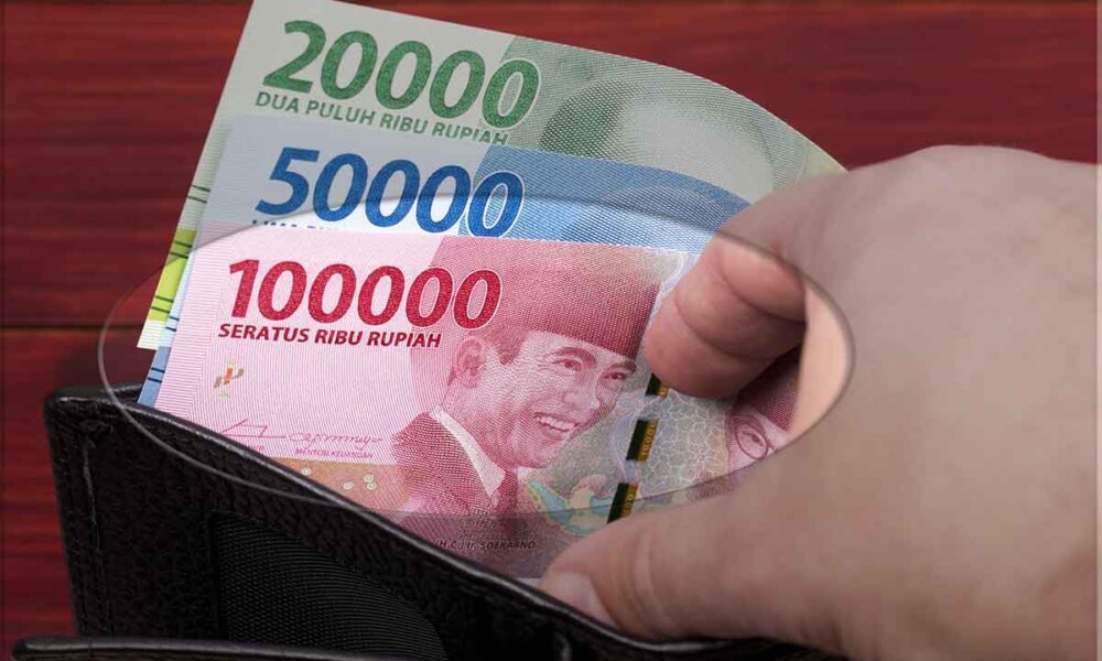 Gambar uang rupiah pecahan seratus ribu