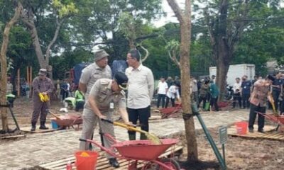 Penataan kawasan hijau yang berada di Taman Sensori Kamal, Kalideres, Jakarta Barat [faktapers]