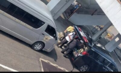 Mobil Toyota Alphard yang diizinkan masuk ke apron Bandara Soekarno Hatta [tvonenews]