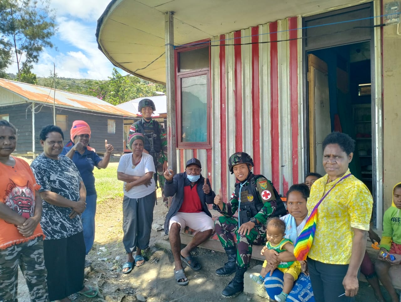 TNI Peduli Anak Papua