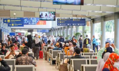 Suasana di Stasiun KA