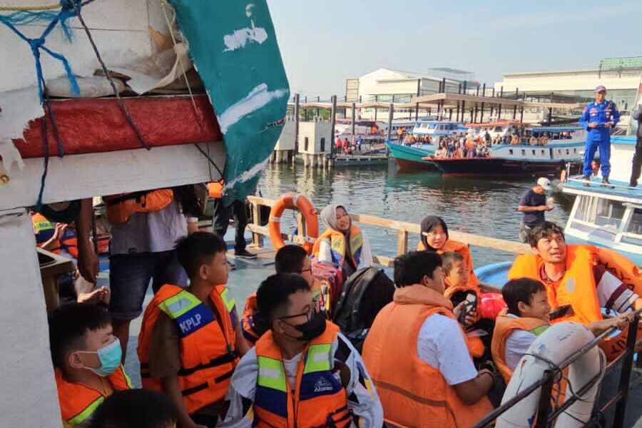 Suasana di Dermaga Kali Adem Pelabuhan Muara Angke