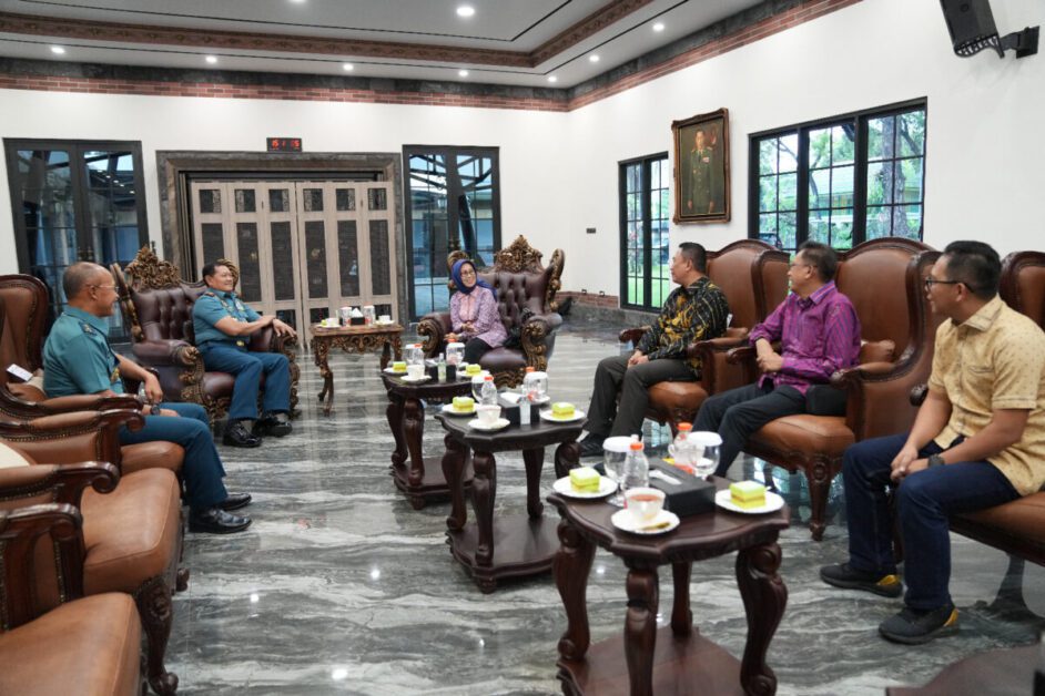 Panglima TNI bersama Dewan Pers