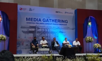 Dirut Arief Suhartono bersama jajaran direksi di acara Media Gathering