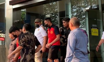 Mario Dandy dan Shane Lukas keluar dari Gedung Kejaksaan Negeri Jakarta Selatan, Jumat (26/5/2023) [suara]