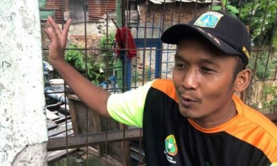 Prambudi Gunawan (40) kehilangan motornya saat dirinya membersihkan kali yang berada di bilangan Tebet, Jakarta Selatan [suara]