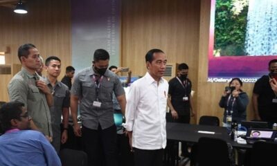 Presiden Jokowi kunjjungi Media Center KTT ASEAN di Labuan Bajo