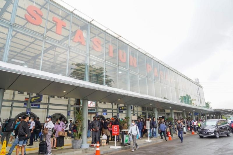 Arus Balik di Stasiun Pasar Senen