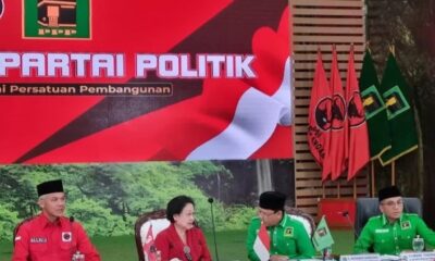 Plt Ketua Umum PPP Muhamad Mardiono dan Ketua Umum PDIP Megawati Soekarnoputri mengadakan pertemuan di kantor DPP PDIP, Jalan Diponegoro, Menteng, Jakarta Pusat, Minggu (30/4) [jawapos]