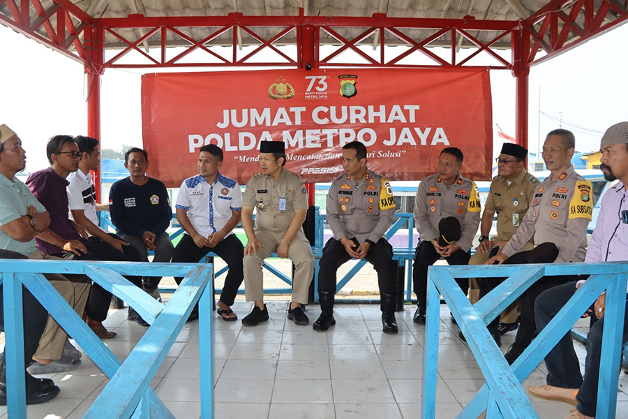 Jumat Curhat, Kapolres Kepulauan Seribu di Pulau Kelapa