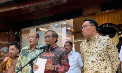 Gubernur Jawa Barat Ridwan Kamil dan Menteri Koordinator Bidang Politik, Hukum dan Keamanan (Menko Polhukam) Mahfud Md mengadakan pertemuan untuk melakukan pembahasan tentang polemik Ponpes Al-Zaytun, Sabtu sore (24/6/2023) [kompas]