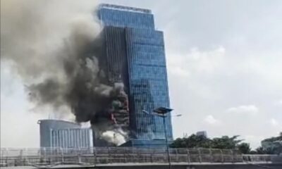 K-Link Tower di Setiabudi, Jakarta Selatan terjadi insiden kebakaran, Sabtu (15/7/2023) [antara]