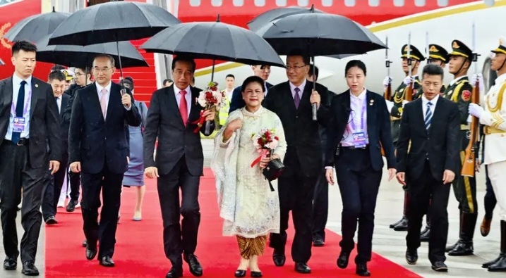Presiden Jokowi mengunjungi China untuk bertemu dengan Presiden China Xi Jinping [liputan6]