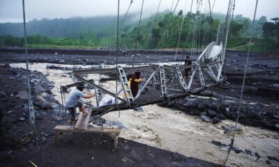 Banjir lahar dingin Gunung Semeru sebabkan jembatan di Lumajang putus