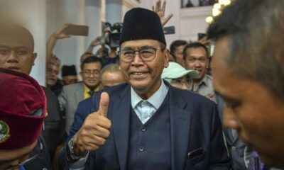 Pimpinan Pondok Pesantren (Ponpes) Al-Zaytun Panji Gumilang datang untuk memenuhi panggilan Bareskrim Polri [cnnindonesia]