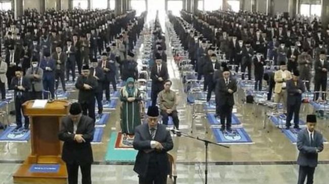 Momen salat Id di Ponpes Al-Zaytun [detik]