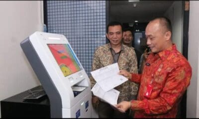 Cetak KK dan KIA di mesin Anjungan Dukcapil Mandiri (ADM) [liputan6]