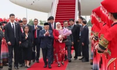 Wakil Presiden Ma'ruf Amin dan Ibu Wury Ma'ruf Amin beserta rombongan tiba di Kota Nanning, Daerah Otonomi Guangxi Zhuang, China untuk menghadiri pembukaan China-ASEAN Expo (CAEXPO) 2023 [ayobandung]