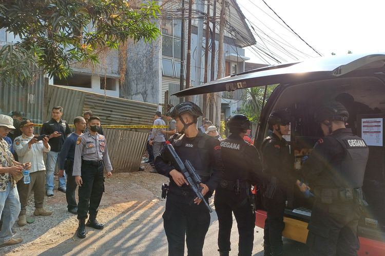 Tim Gegana sampai Jalan Perahu No. 2 RT 07 RW 02 Kelurahan Guntur, Setiabudi, Jakarta Selatan [kompas]