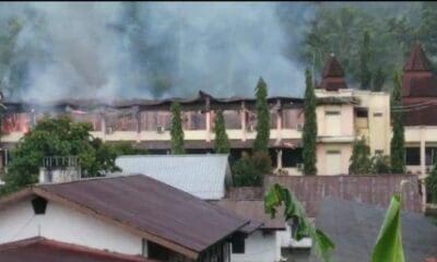Perkantoran Pemda Jayapura terjadi kebakaran hebat [tribunnews]