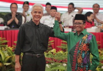 Mahfud MD resmi menjadi bakal calon wakil presiden Ganjar Pranowo [cnnindonesia]