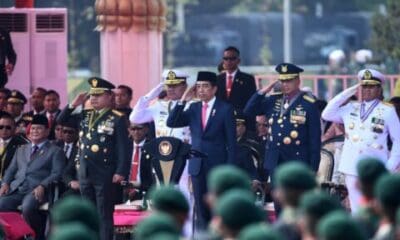 Presiden Joko Widodo Pimpin HUT TNI ke-78 [presidenri]