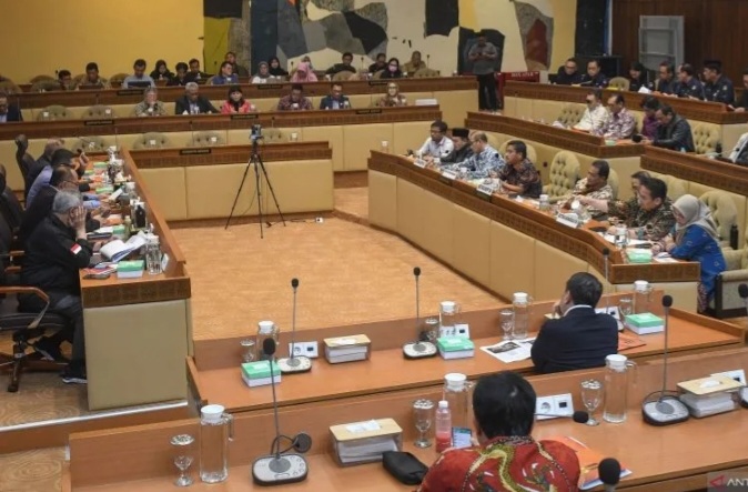 Rapat kerja Komisi II DPR bersama KPU, Bawaslu, DKPP, Kemendagri yang dilaksanakan di Gedung MPR/DPR/DPD RI, Senayan pada hari Selasa (31/10/2023) [antara]