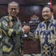 Wakil Ketua MK Saldi Isra (kiri) bersama Ketua MK terpilih Suhartoyo (kanan) [medcom]