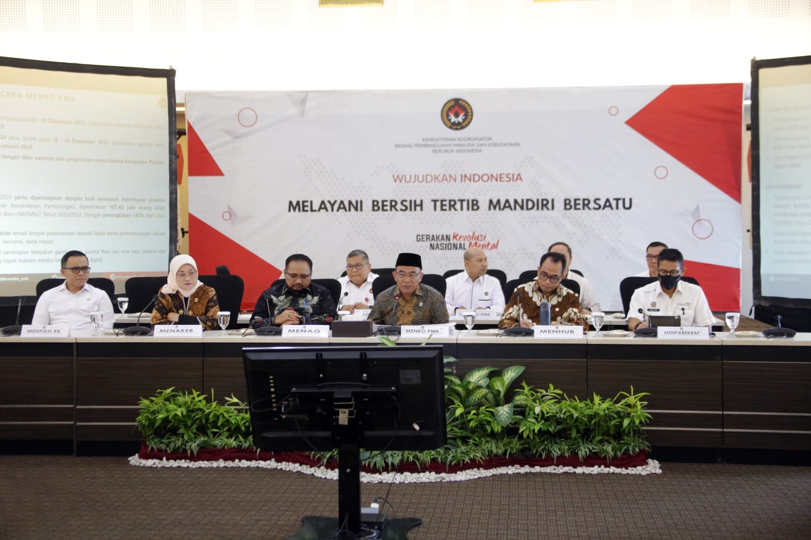 Sidang kabinet persiapan natal dan tahun baru [kemenko PMK]