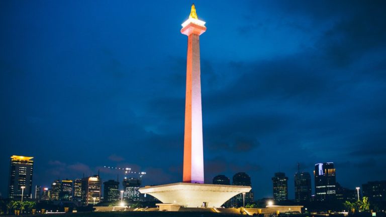 Ilustrasi monas [kcic]