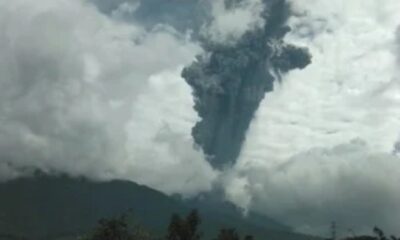 Gunung Marapi Sumatera Barat erupsi [bisnis]