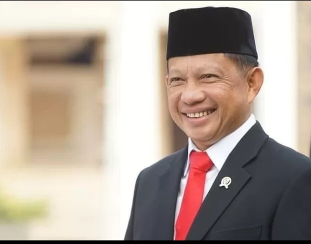 Menteri Dalam Negeri (Mendagri) Tito Karnavian [hops]