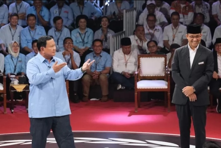 Prabowo Subianto dan Anies Baswedan debat pertama capres 2024 bahas tentang demokrasi [jawapos]