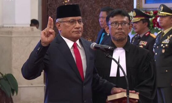 Irjen Marthinus Hukom resmi dilantik Presiden Jokowi menjadi Kepala BNN [inews]
