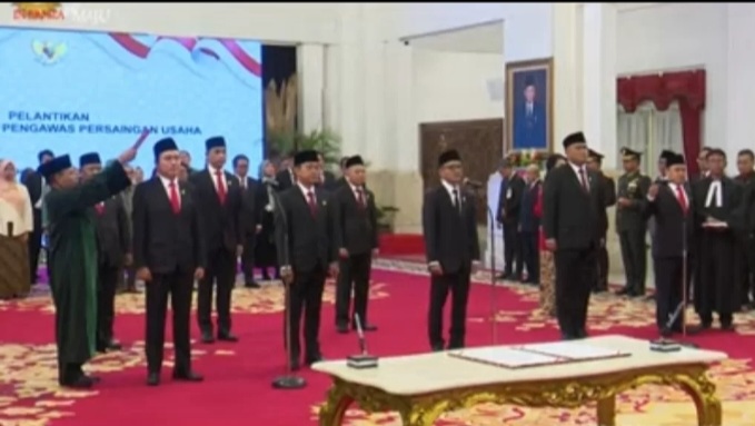 Presiden Joko Widodo (Jokowi) melantik 9 anggota KPPU periode 2023-2028 [jawapos]