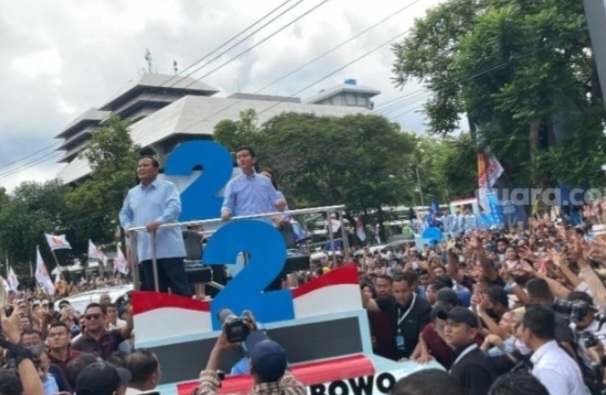Prabowo Subianto dan Gibran Rakabuming Raka gelar kampanye di Semarang, Minggu (28/1/2023) [suara]
