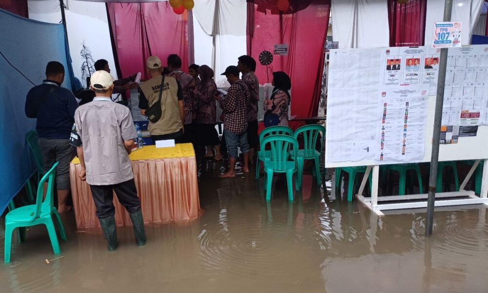 Banjir melanda sejumlah TPS yang ada di Jakarta [kompas]