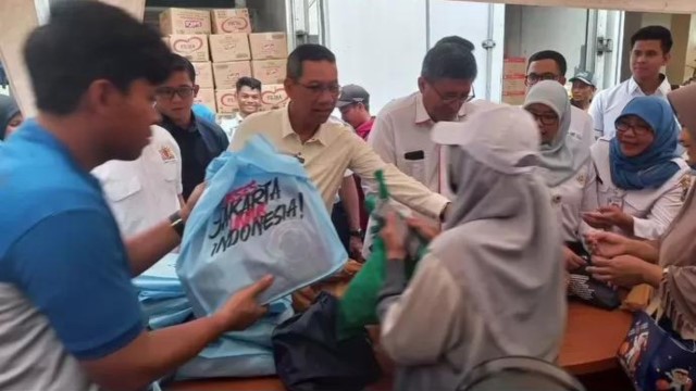 Pj Gubernur Heru Budi gelar pasar sembako murah di Jakarta [democrazy]