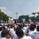 Asosiasi Pemerintah Desa Seluruh Indonesia (Apdesi) menggelar demo lagi di depan Gedung MPR/DPR, Senayan, Jakarta, Selasa (6/2/2023) [bisnis]