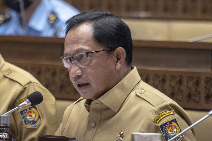 Presiden Joko Widodo menunjuk Menteri Dalam Negeri (Mendagri) Tito Karnavian menjadi Pelaksana Tugas (Plt) Menko Polhukam untuk menggantikan Mahfud MD [republika]