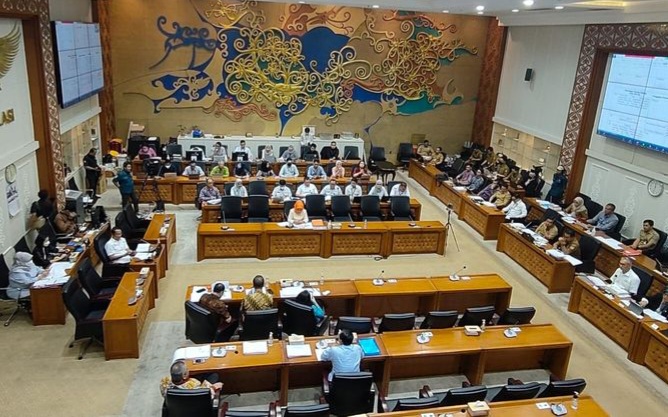 Pemerintah, Dewan Perwakilan Rakyat (DPR), serta Dewan Perwakilan Daerah (DPD) telah sepakat untuk menghapus Daftar Inventaris Masalah (DIM) 561 pada draft Rancangan Undang-Undang (RUU) Daerah Kekhususan Jakarta (DKJ) [kompas]