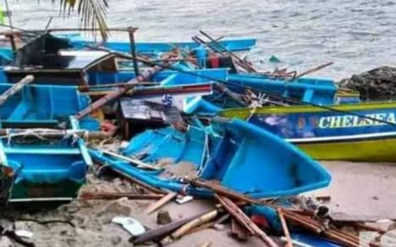 Ratusan kapal nelayan di Sukabumi rusak akibat banjir rob [jabarnews]