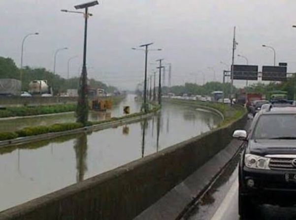 Tol Bandara Soekarno-Hatta banjir [republika]