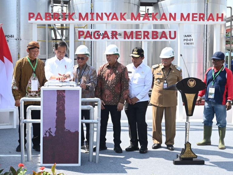 Presiden Joko Widodo telah meresmikan Pabrik Minyak Makan Merah di Sumatera Utara [setkab]