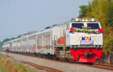 Kereta Api [merdeka]