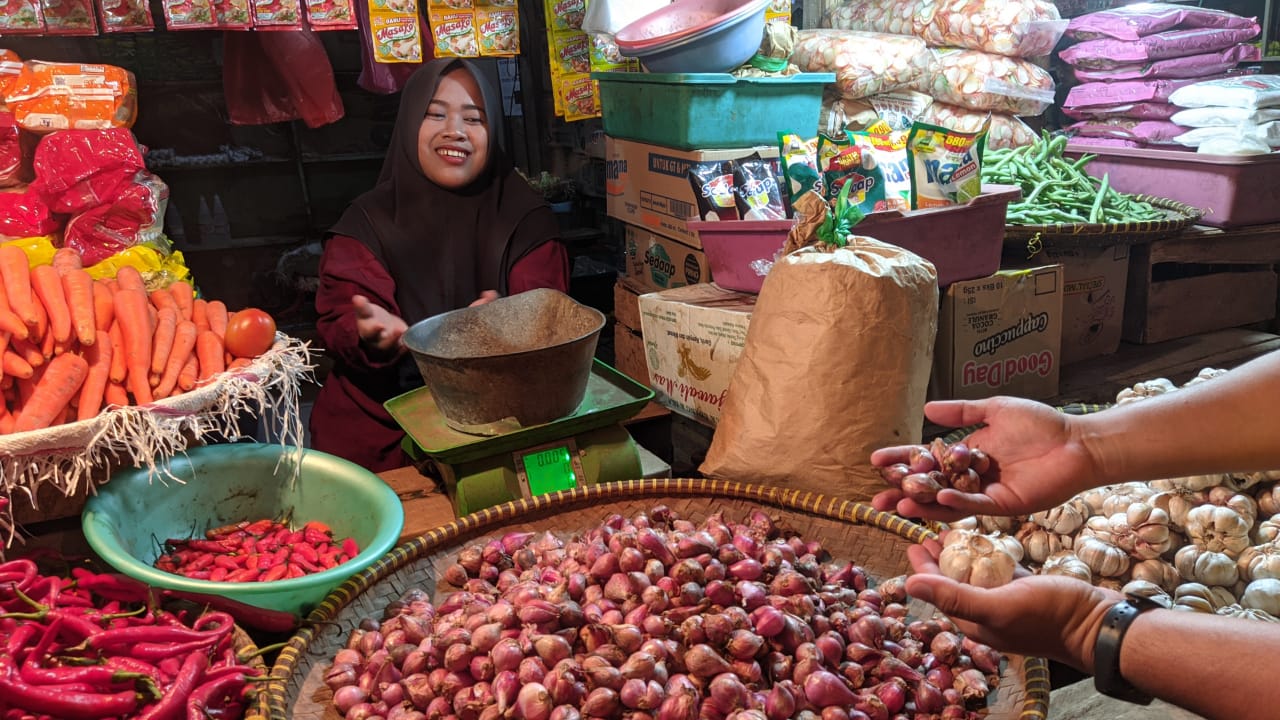 Harga bawang merah di pasaran mencapai angka Rp 80 ribu per kilogram.