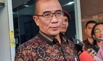 Ketua KPU RI Hasyim Asy'ari bersama jajaran KPU daerah menghadiri acara launching tahapan Pilkada serentak 2024 [tribunnews]