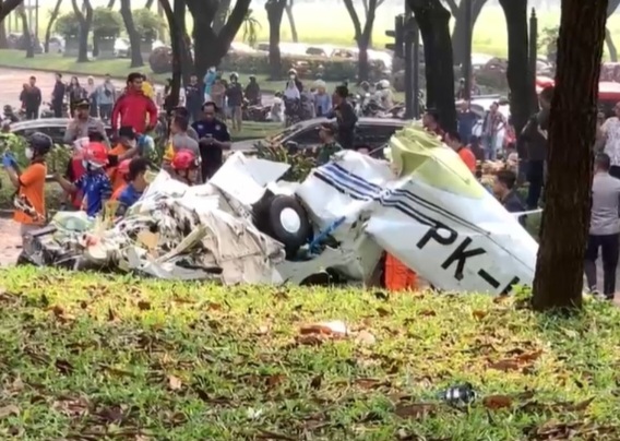 Pesawat latih jatuh di BSD Serpong, Basarnas ungkap kondisi ketiga korban [voi]